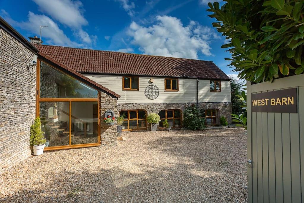 The West Barn Near Bath, Sleeps 24 And 2 Hot Tubs Vila Bristol Exterior foto