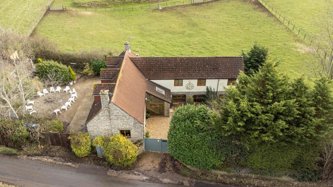 The West Barn Near Bath, Sleeps 24 And 2 Hot Tubs Vila Bristol Exterior foto