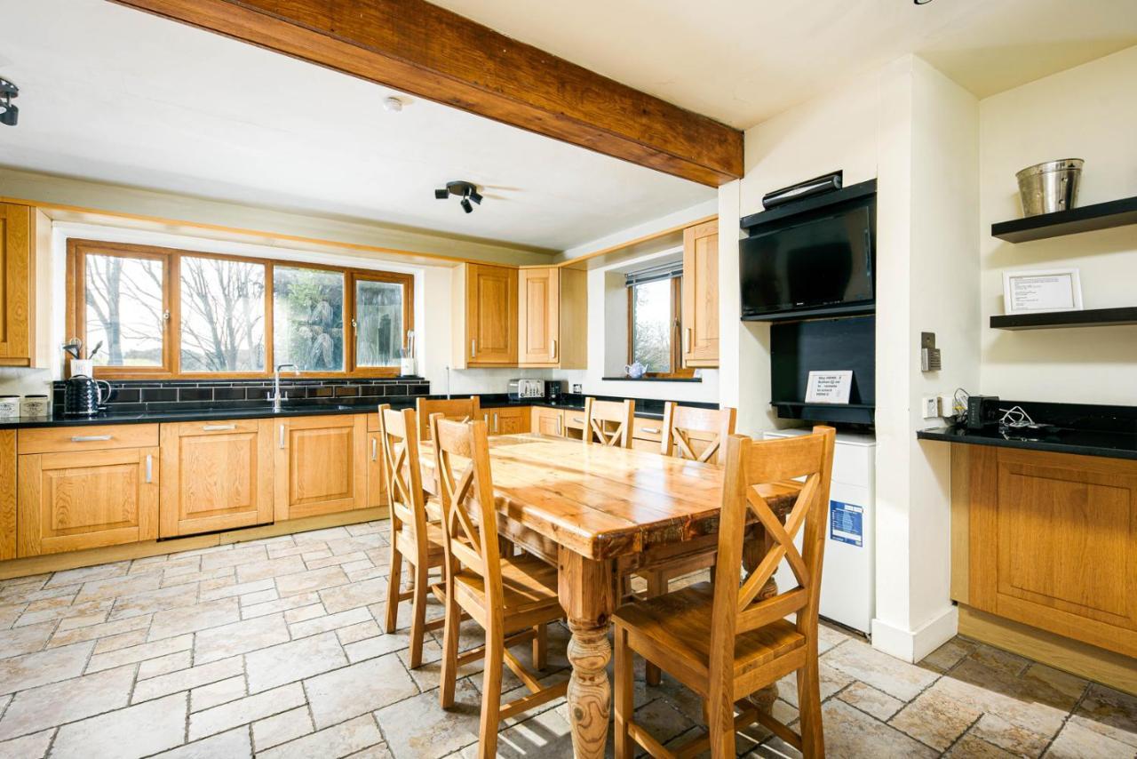 The West Barn Near Bath, Sleeps 24 And 2 Hot Tubs Vila Bristol Exterior foto