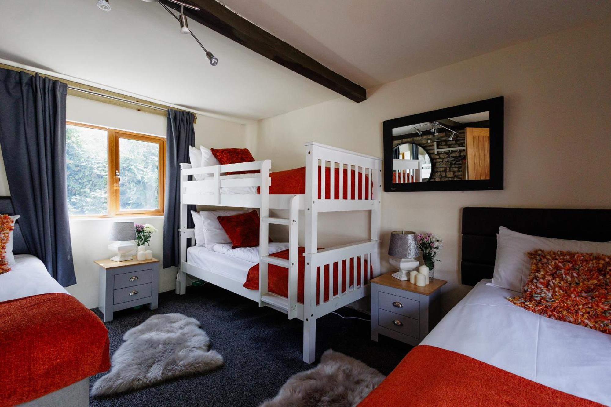 The West Barn Near Bath, Sleeps 24 And 2 Hot Tubs Vila Bristol Exterior foto