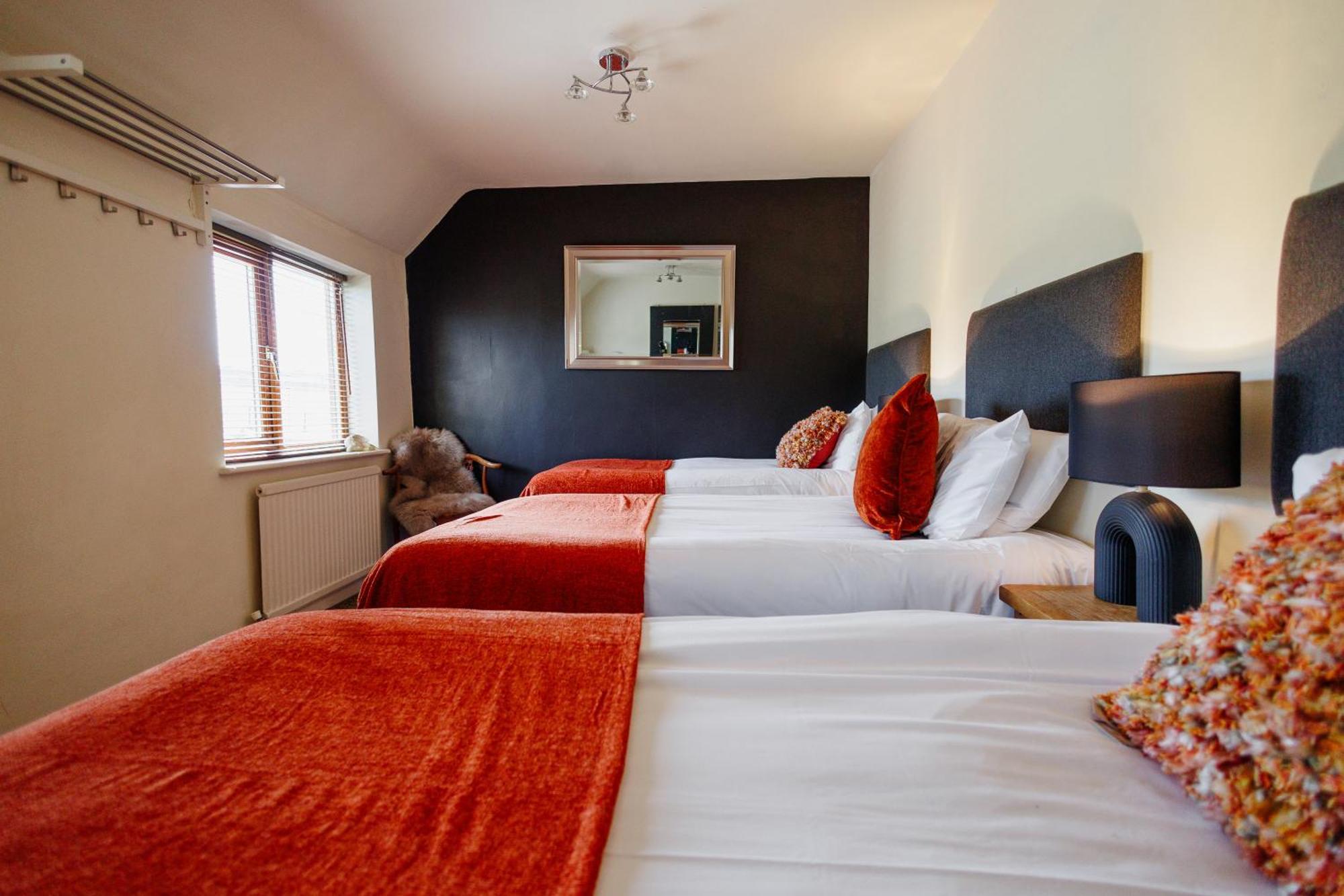 The West Barn Near Bath, Sleeps 24 And 2 Hot Tubs Vila Bristol Exterior foto