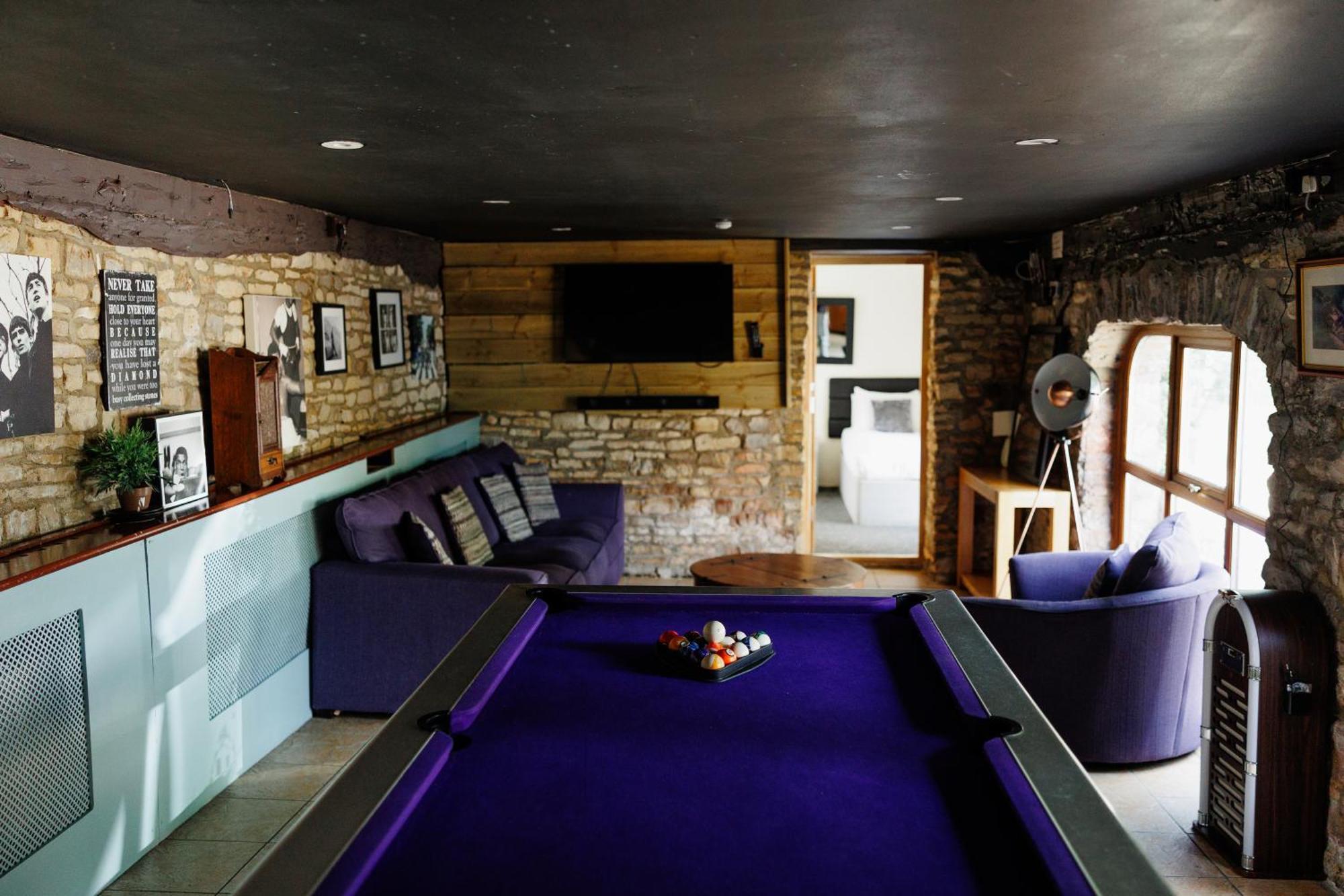 The West Barn Near Bath, Sleeps 24 And 2 Hot Tubs Vila Bristol Exterior foto