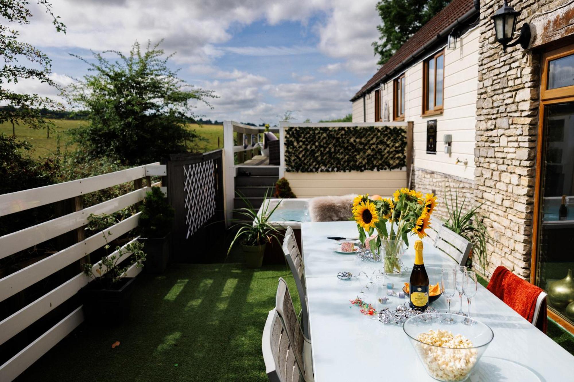 The West Barn Near Bath, Sleeps 24 And 2 Hot Tubs Vila Bristol Exterior foto