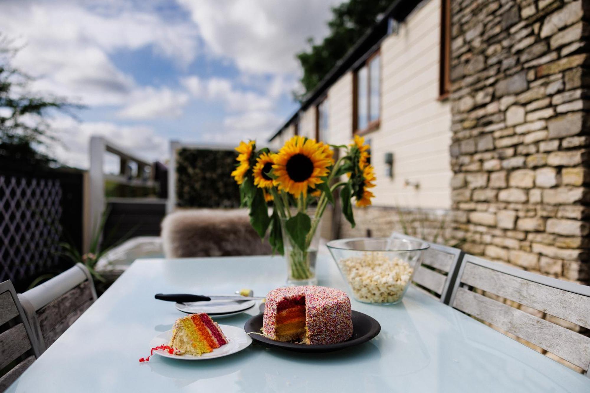 The West Barn Near Bath, Sleeps 24 And 2 Hot Tubs Vila Bristol Exterior foto