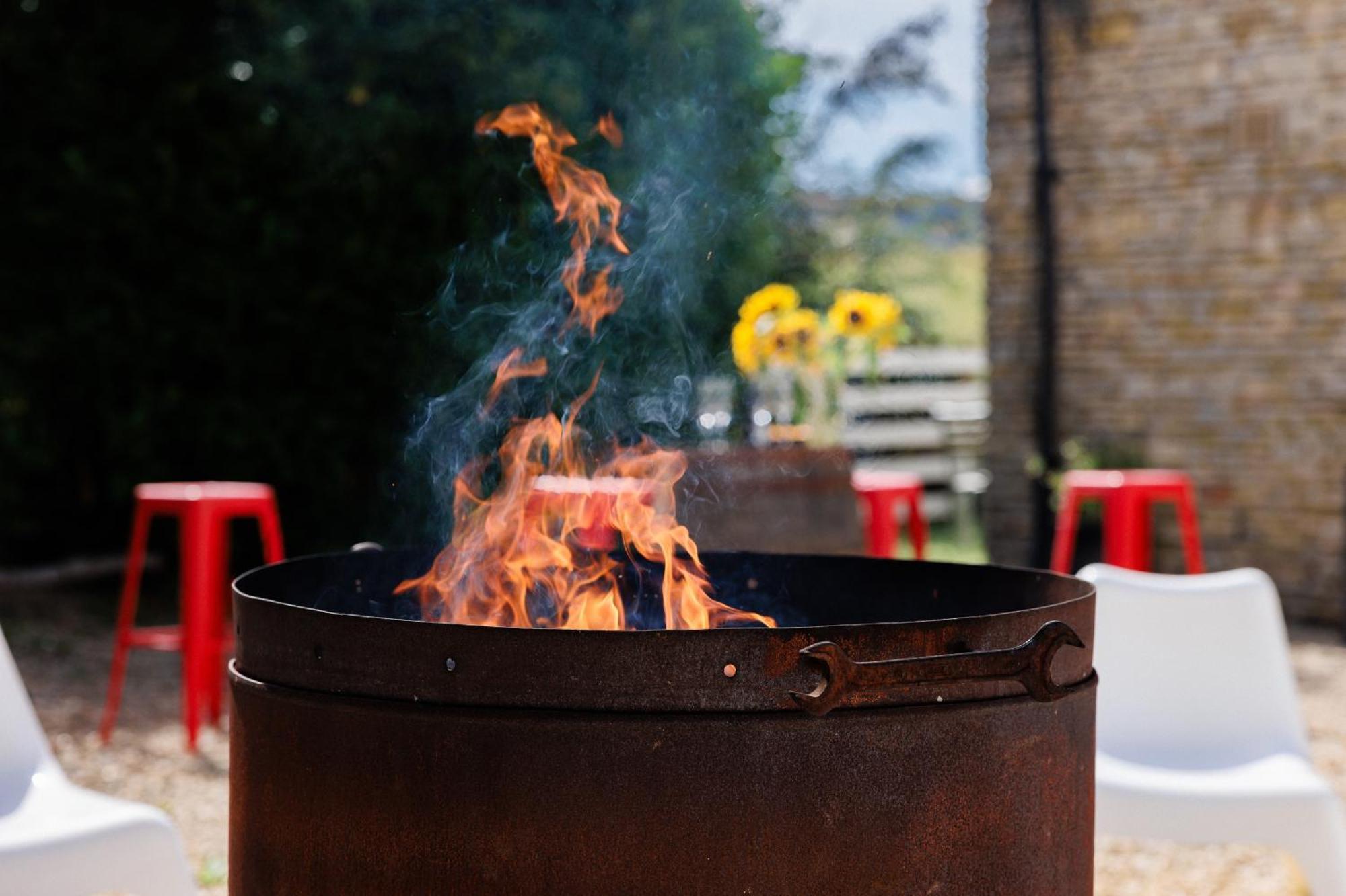 The West Barn Near Bath, Sleeps 24 And 2 Hot Tubs Vila Bristol Exterior foto