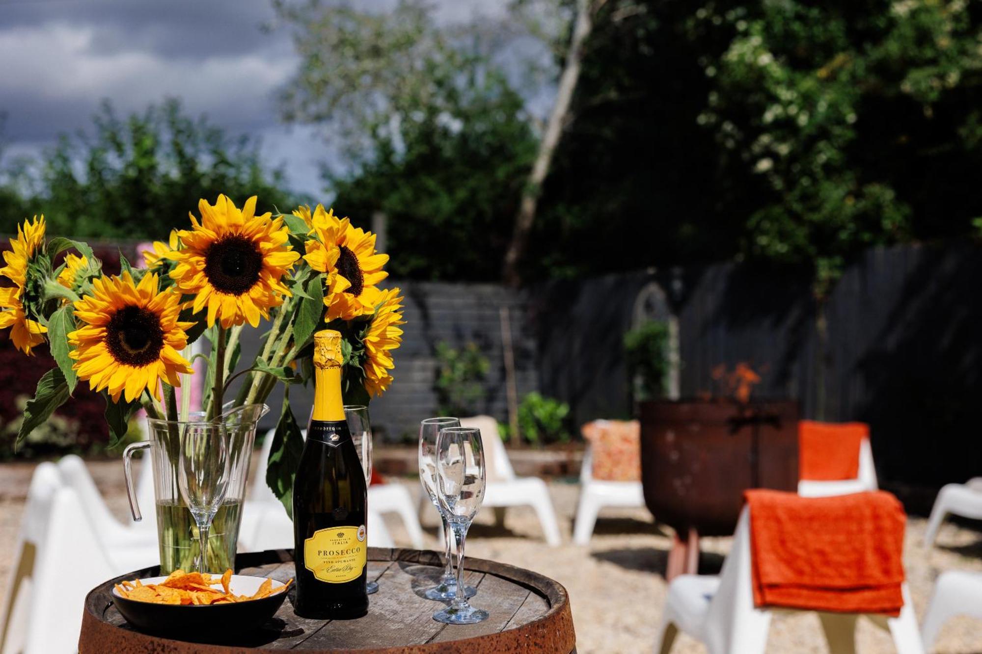 The West Barn Near Bath, Sleeps 24 And 2 Hot Tubs Vila Bristol Exterior foto